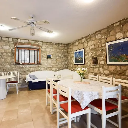 Dom wakacyjny Miletic *